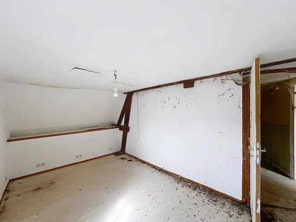 Vente                                                      Maison
                        
                     8 pièces                      149 m2                     à Pierrepont