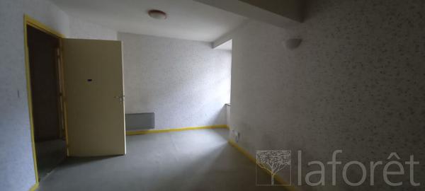 Location bureau près de Saint-Flour - 4 pièce(s) - 120 m² - 800 € par mois