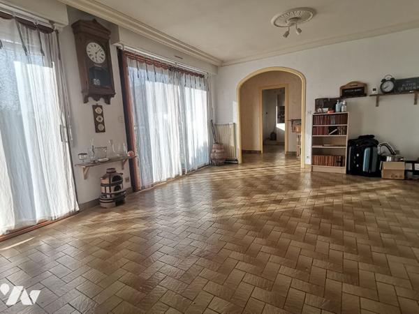 MONTFORT SUR MEU - Maison de 106 m² hab., sur sous-sol, 4 chambres et terrain de 532 m²