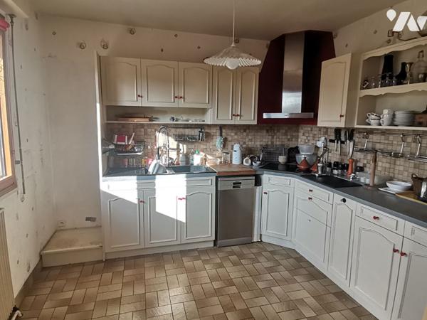MONTFORT SUR MEU - Maison de 106 m² hab., sur sous-sol, 4 chambres et terrain de 532 m²