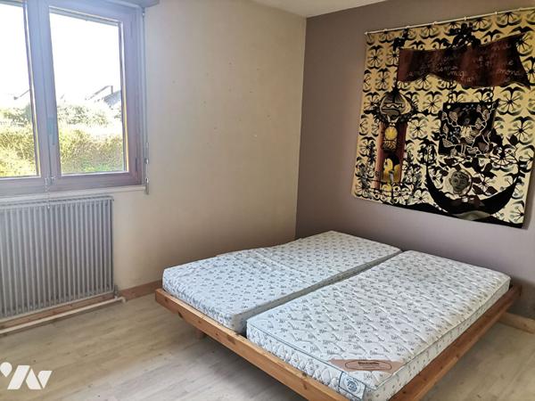 MONTFORT SUR MEU - Maison de 106 m² hab., sur sous-sol, 4 chambres et terrain de 532 m²