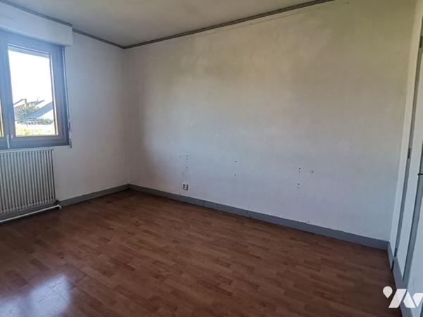 MONTFORT SUR MEU - Maison de 106 m² hab., sur sous-sol, 4 chambres et terrain de 532 m²
