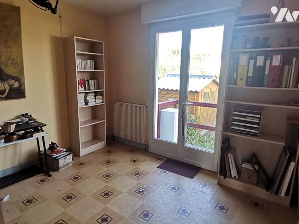 MONTFORT SUR MEU - Maison de 106 m² hab., sur sous-sol, 4 chambres et terrain de 532 m²