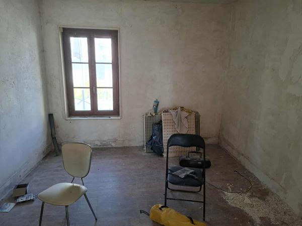 Maison à rénover Le Creusot 3 pièce(s) 68 m2 avec terrain 647m2