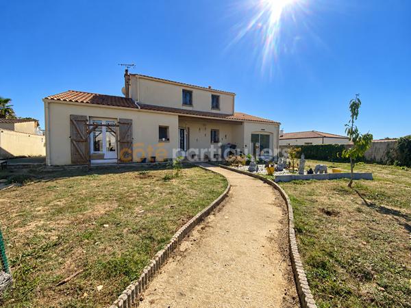 Vente
                Maison80,53 m² - 3 Pièces -
                    SAINT MICHEL EN L HERM (85580)