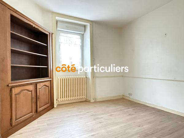 Vente Maison155 m² - 7 Pièces - MAYENNE (53100)