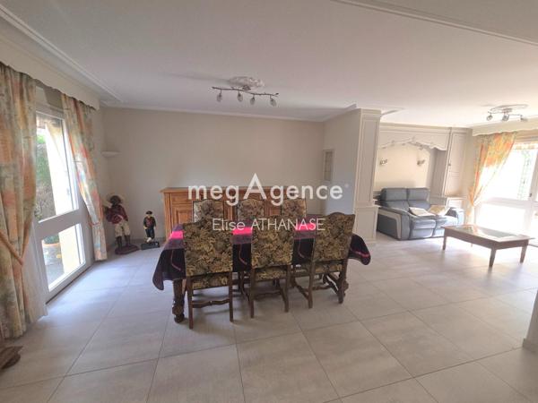 Maison à FOUGERES, 35300 - 4 pièces 97m²