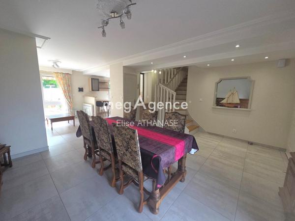 Maison à FOUGERES, 35300 - 4 pièces 97m²