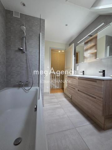 Maison à FOUGERES, 35300 - 4 pièces 97m²