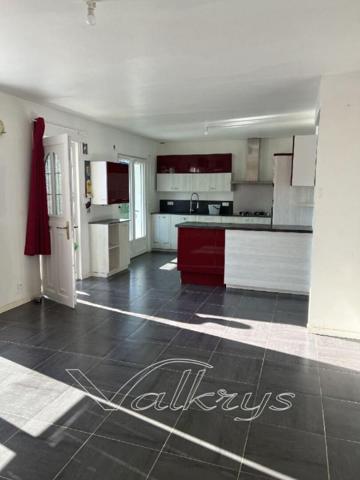 Maison proche mer et commodités -7P- Terrain 1000m2 zone U