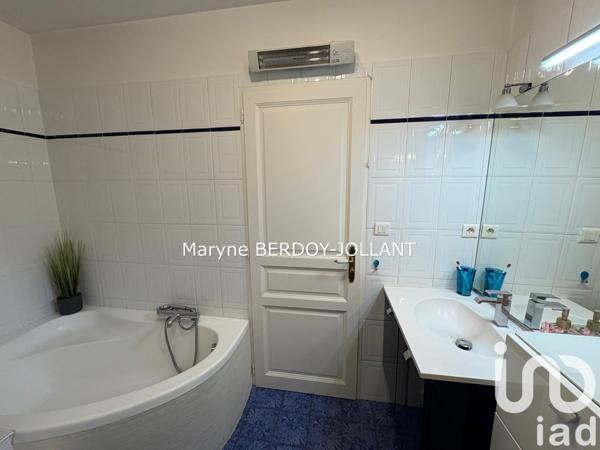 House for sale 4 rooms 105 m² Bon-Encontre