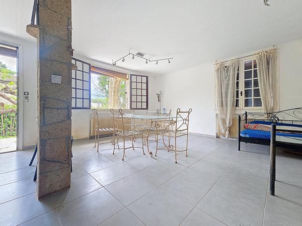 Maison  5 pièce(s) 150 m2