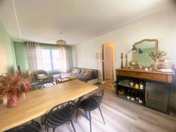 03300 -VICHY APPARTEMENT 3 PIÈCES AVEC CAVE -COEUR DE VILLE-