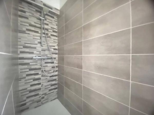 03300 -VICHY APPARTEMENT 3 PIÈCES AVEC CAVE -COEUR DE VILLE-