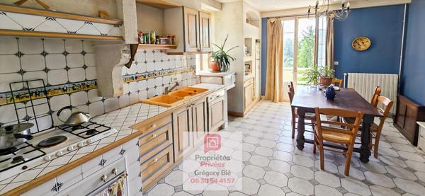 Maison bourgeoise 7 pièce(s) 220 m2
