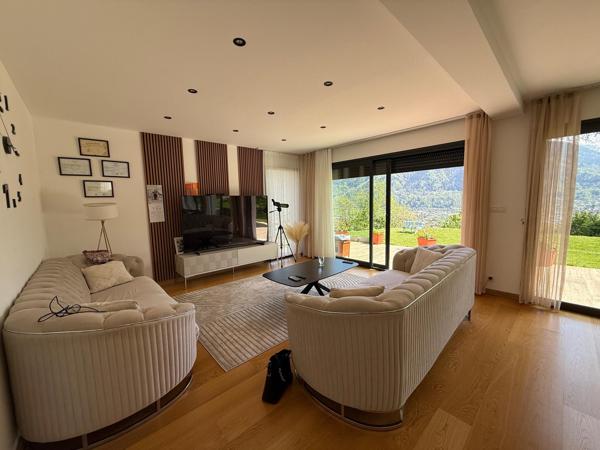 Vue panoramique sur les montagnes et beaux espaces