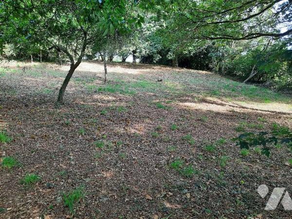 Terrain à bâtir 1888 m²