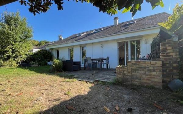 Maison à vendre    6 pièces •  Courcouronnes