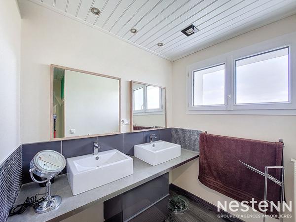A Vendre Maison de 210 m² avec dépendances, garage et parc arboré de plus de 3700 m² à Gazaupouy