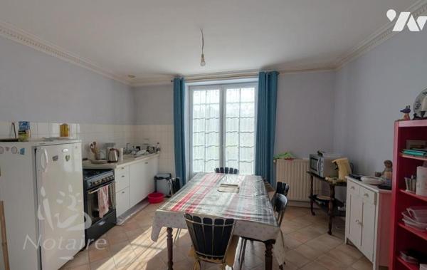 À moins de 300 m du bord de mer – Ensemble immobilier de charme avec vue mer et fort potentiel