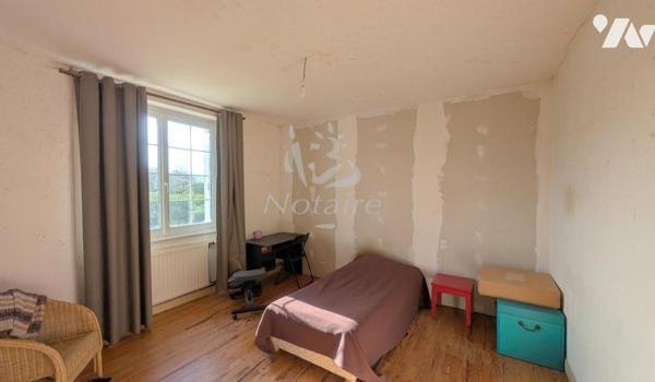 À moins de 300 m du bord de mer – Ensemble immobilier de charme avec vue mer et fort potentiel