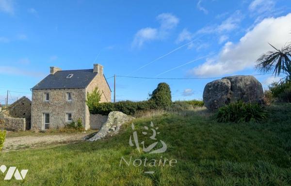 À moins de 300 m du bord de mer – Ensemble immobilier de charme avec vue mer et fort potentiel