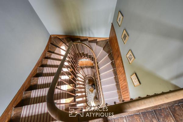 Maison de maître et dépendances dans un écrin de nature préservé