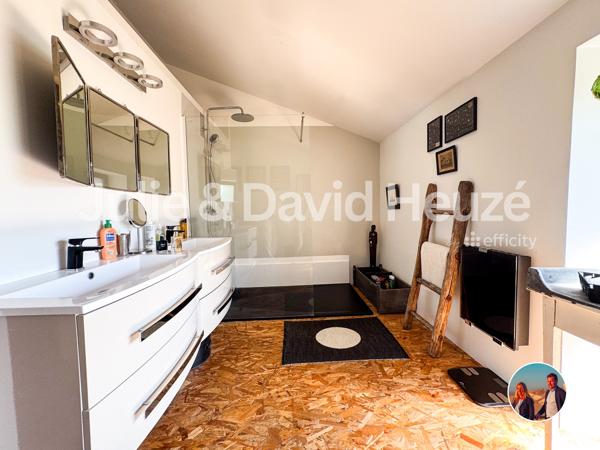 Maison
         7 pièces
        - 230 m² Bien prestige 499 000 € *