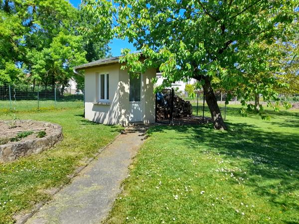 PRODUIT RARE , PAVILLON INDEPENDANT  HAB DE PLAIN PIED AVEC PISCINE ET SPA