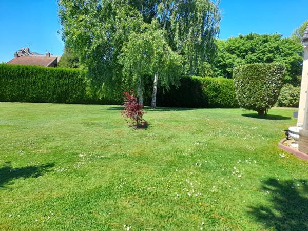 PRODUIT RARE , PAVILLON INDEPENDANT  HAB DE PLAIN PIED AVEC PISCINE ET SPA