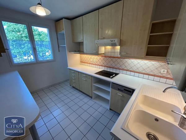 Appartement à louer 3 pièces 64.03m² Voisins-le-Bretonneux (78960)