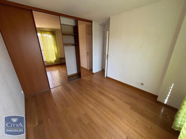 Appartement à louer 3 pièces 64.03m² Voisins-le-Bretonneux (78960)