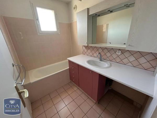 Appartement à louer 3 pièces 64.03m² Voisins-le-Bretonneux (78960)