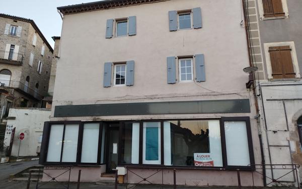 Maison à vendre    2 pièces •  Joyeuse