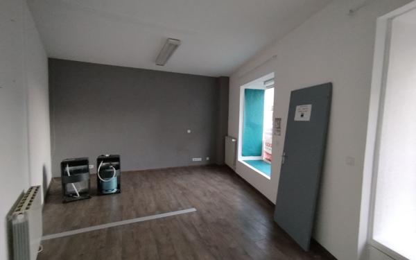 Maison à vendre    2 pièces •  Joyeuse