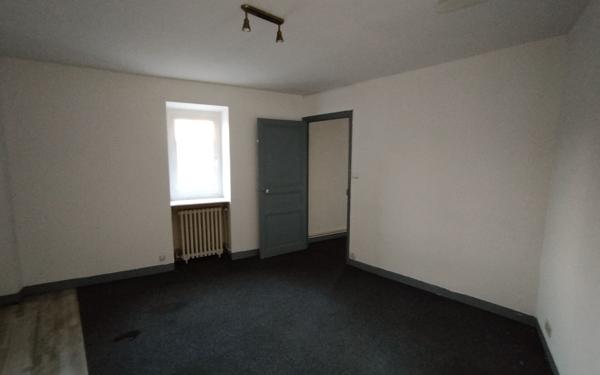 Maison à vendre    2 pièces •  Joyeuse