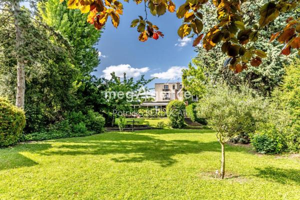 Maison à LE PERREUX-SUR-MARNE, 94170 - 13 pièces 250m²