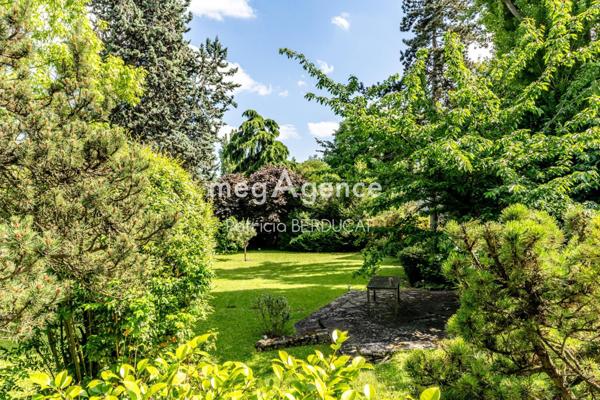 Maison à LE PERREUX-SUR-MARNE, 94170 - 13 pièces 250m²