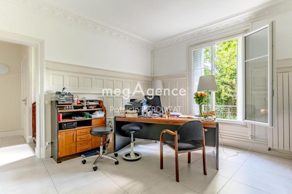 Maison à LE PERREUX-SUR-MARNE, 94170 - 13 pièces 250m²