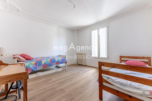 Maison à LE PERREUX-SUR-MARNE, 94170 - 13 pièces 250m²
