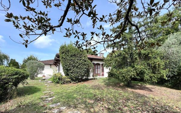 Maison à vendre    5 pièces • 192,39 m2 Mérignac