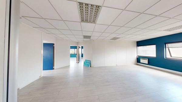 Local commercial CHILLY-MAZARIN 95.03 m²