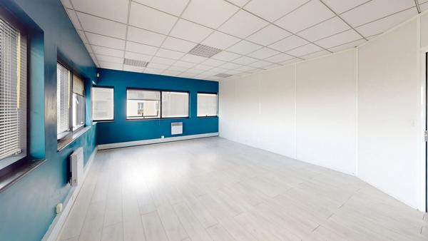 Local commercial CHILLY-MAZARIN 95.03 m²