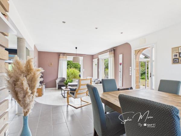 Maison familiale avec jardin à proximité du bourg et du littoral