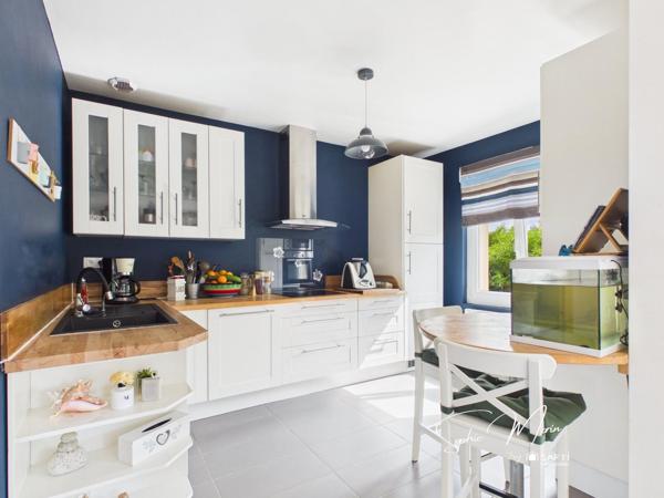 Maison familiale avec jardin à proximité du bourg et du littoral