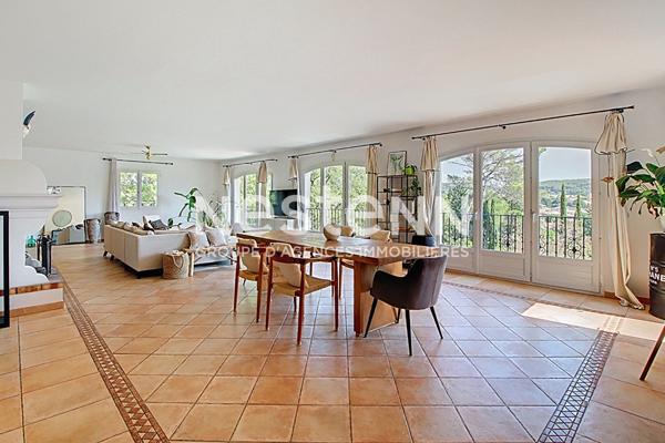 Propriété à Lorgues de 306m2 dont deux T2 indépendant + piscine forme libre sur un terrain de 1817m²
