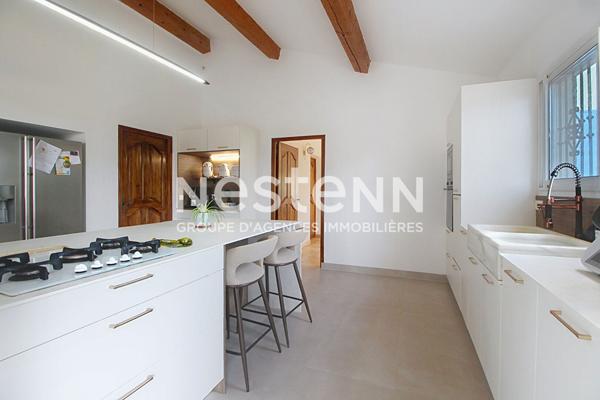 Propriété à Lorgues de 306m2 dont deux T2 indépendant + piscine forme libre sur un terrain de 1817m²