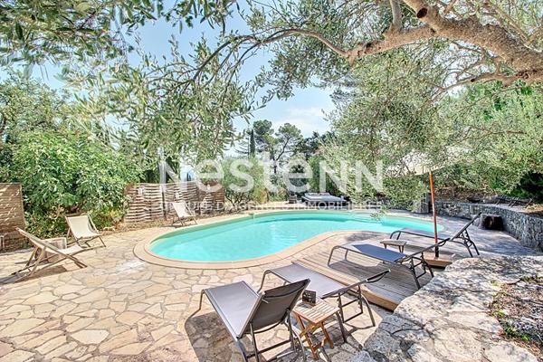 Propriété à Lorgues de 306m2 dont deux T2 indépendant + piscine forme libre sur un terrain de 1817m²
