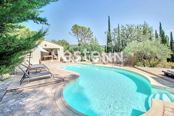 Propriété à Lorgues de 306m2 dont deux T2 indépendant + piscine forme libre sur un terrain de 1817m²