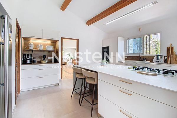 Propriété à Lorgues de 306m2 dont deux T2 indépendant + piscine forme libre sur un terrain de 1817m²